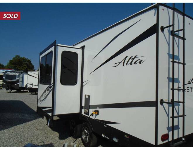 2023 East to West Alta 1900MMK Travel Trailer at Arrowhead Camper Sales, Inc. STOCK# N07559 Photo 10