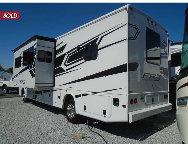 2023 FR3 Ford F-53 Crossover 30DS Class A at Arrowhead Camper Sales, Inc. STOCK# N11610 Photo 11