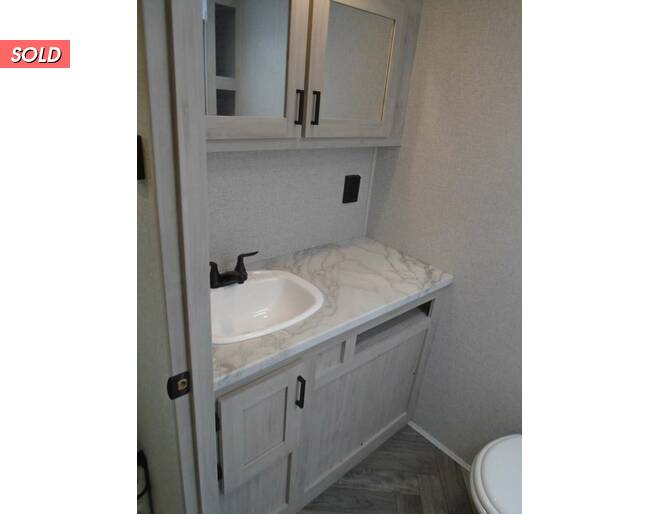 2023 East to West Della Terra 261RB Travel Trailer at Arrowhead Camper Sales, Inc. STOCK# N12909 Photo 22