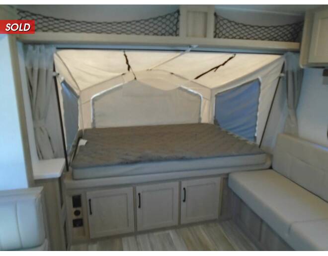 2024 Rockwood Roo Expandable 233S Travel Trailer at Arrowhead Camper Sales, Inc. STOCK# N90235 Photo 20
