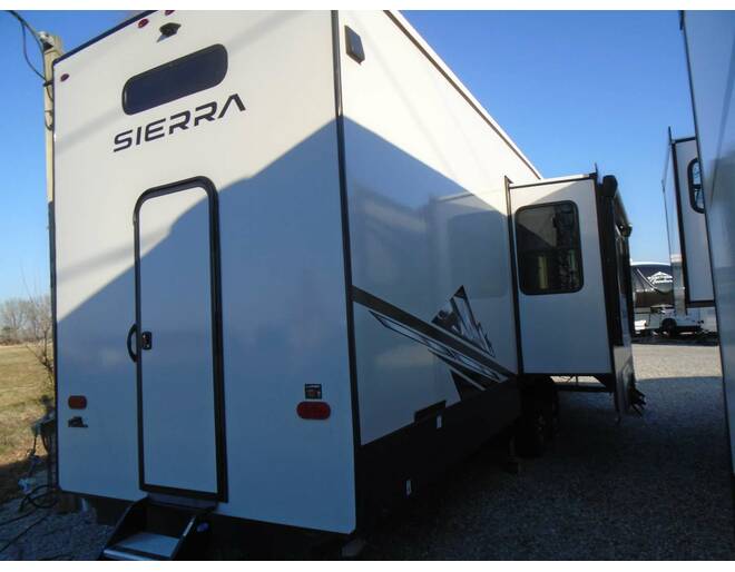 2024 Sierra 4002FB Fifth Wheel at Arrowhead Camper Sales, Inc. STOCK# N53191 Photo 10