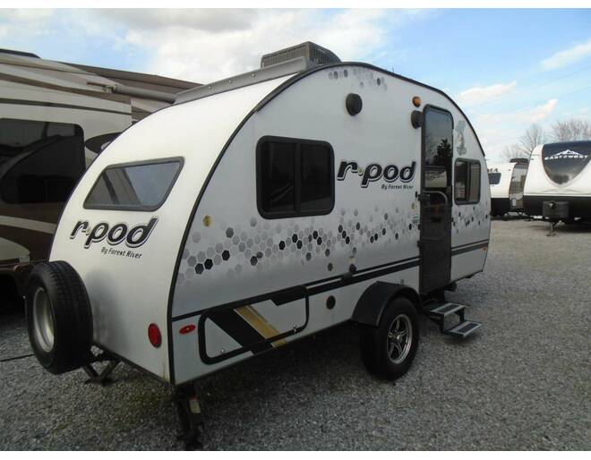 2021 R-Pod 171 Travel Trailer at Arrowhead Camper Sales, Inc. STOCK# U27194 Photo 5