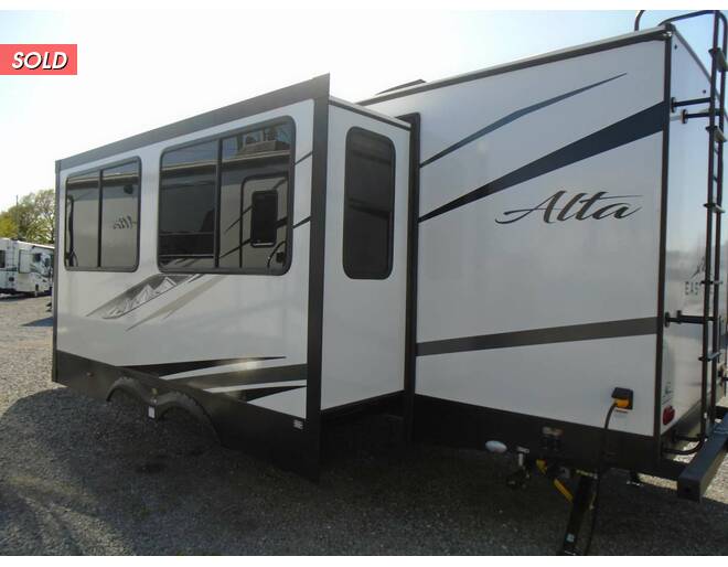 2022 East to West Alta 2600KRB Travel Trailer at Arrowhead Camper Sales, Inc. STOCK# N06087 Photo 12