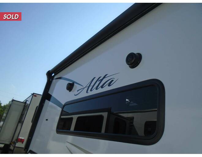 2023 East to West Alta 1900MMK Travel Trailer at Arrowhead Camper Sales, Inc. STOCK# N07559 Photo 5