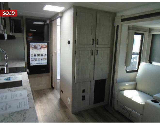 2023 East to West Alta 1900MMK Travel Trailer at Arrowhead Camper Sales, Inc. STOCK# N07559 Photo 14