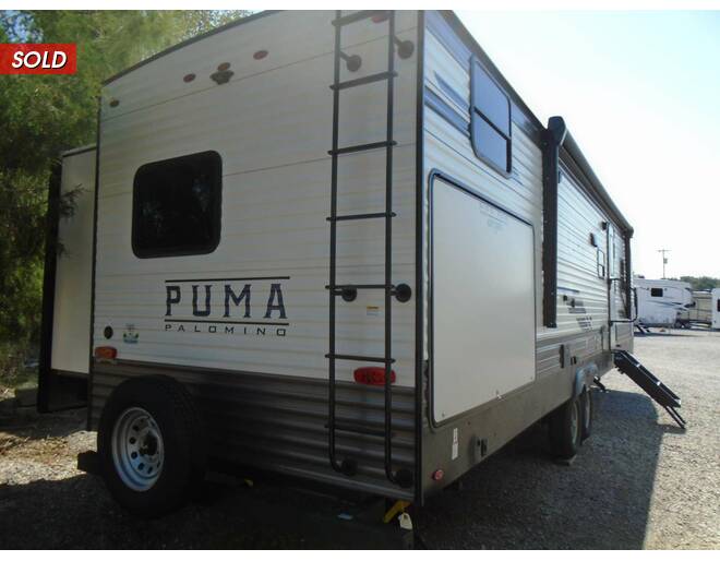 2023 Palomino Puma 32RBFQ Travel Trailer at Arrowhead Camper Sales, Inc. STOCK# N98065 Photo 11