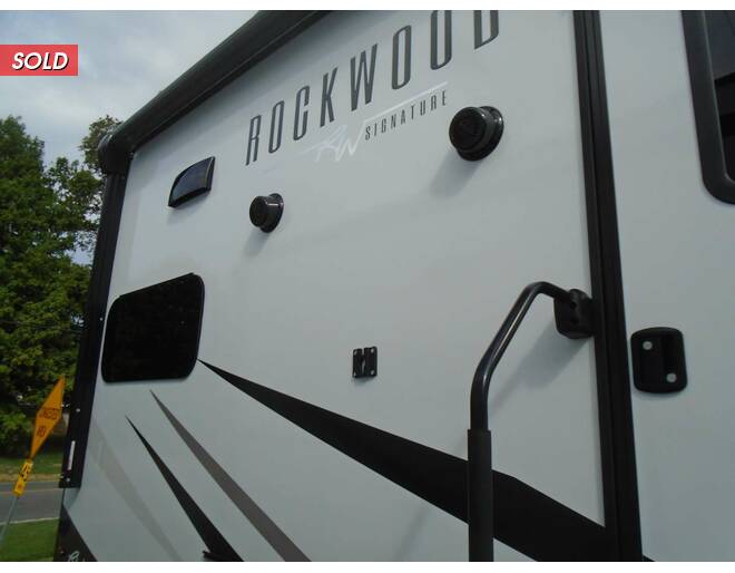 2023 Rockwood Signature 2442BS Fifth Wheel at Arrowhead Camper Sales, Inc. STOCK# N03162 Photo 5
