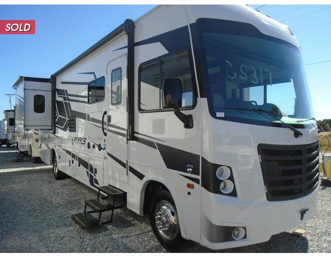 2023 FR3 Ford F-53 Crossover 30DS Class A at Arrowhead Camper Sales, Inc. STOCK# N11610 Photo 2