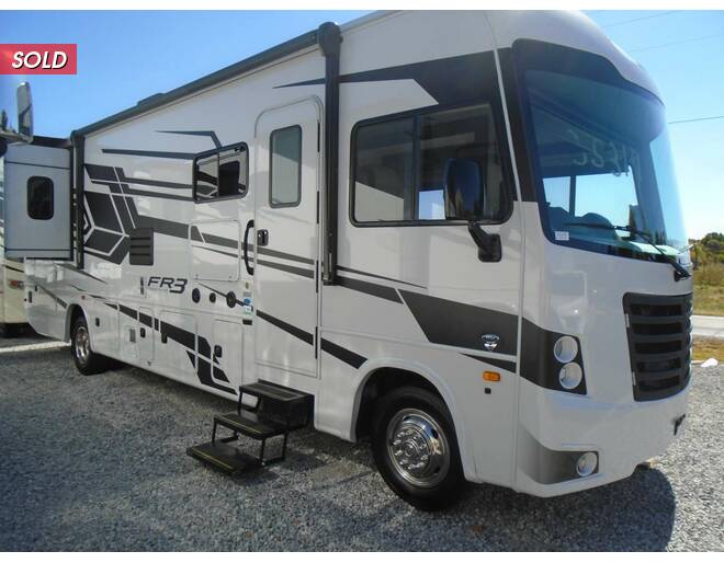 2023 FR3 Ford F-53 Crossover 30DS Class A at Arrowhead Camper Sales, Inc. STOCK# N11610 Photo 3