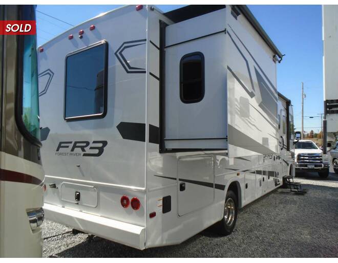 2023 FR3 Ford F-53 Crossover 30DS Class A at Arrowhead Camper Sales, Inc. STOCK# N11610 Photo 10