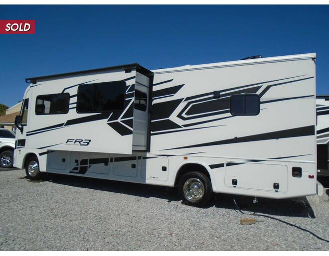 2023 FR3 Ford F-53 Crossover 30DS Class A at Arrowhead Camper Sales, Inc. STOCK# N11610 Photo 12