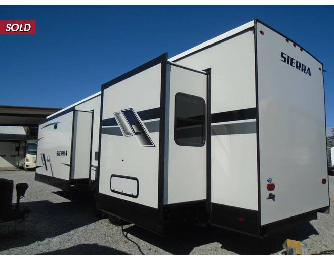2023 Sierra Destination Trailer 401FLX Travel Trailer at Arrowhead Camper Sales, Inc. STOCK# N52352 Photo 7