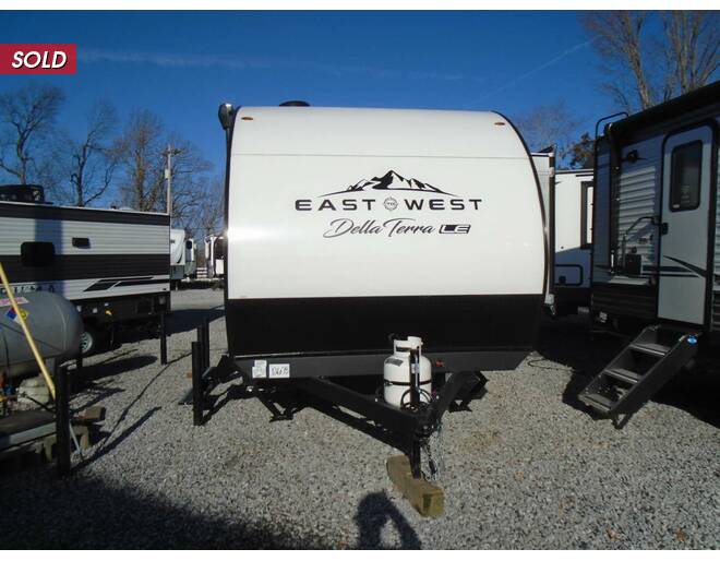 2023 East to West Della Terra LE 175BHLE Travel Trailer at Arrowhead Camper Sales, Inc. STOCK# N12678 Exterior Photo