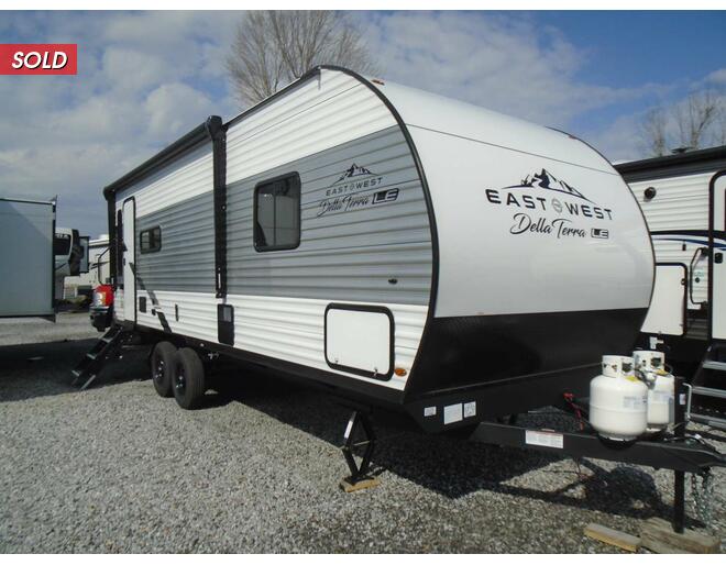 2023 East to West Della Terra LE 240RLLE Travel Trailer at Arrowhead Camper Sales, Inc. STOCK# N00165 Photo 2