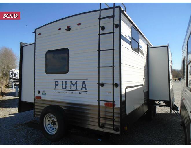 2023 Palomino Puma 32BHFS Travel Trailer at Arrowhead Camper Sales, Inc. STOCK# N99595 Photo 9