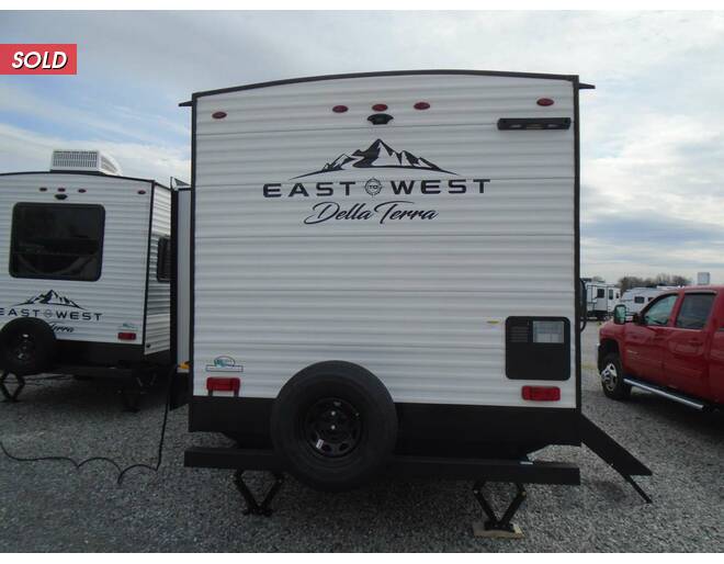2023 East to West Della Terra 261RB Travel Trailer at Arrowhead Camper Sales, Inc. STOCK# N12909 Photo 7