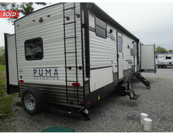 2023 Palomino Puma 32BHQS Travel Trailer at Arrowhead Camper Sales, Inc. STOCK# N99639 Photo 10