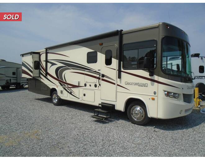 2016 Georgetown Ford 335DS Class A at Arrowhead Camper Sales, Inc. STOCK# U07114 Photo 3