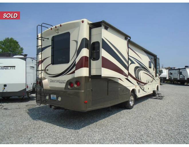 2016 Georgetown Ford 335DS Class A at Arrowhead Camper Sales, Inc. STOCK# U07114 Photo 9