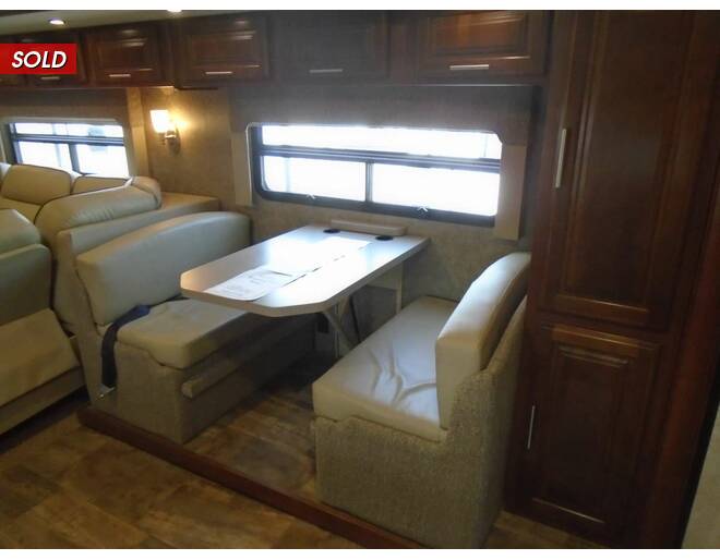 2016 Georgetown Ford 335DS Class A at Arrowhead Camper Sales, Inc. STOCK# U07114 Photo 15