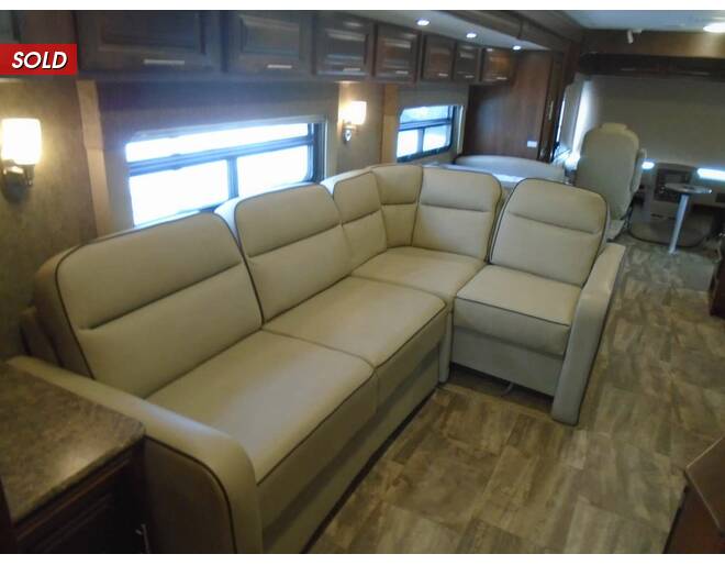 2016 Georgetown Ford 335DS Class A at Arrowhead Camper Sales, Inc. STOCK# U07114 Photo 22