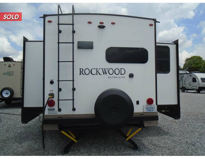 2019 Rockwood Ultra Lite 2707WS Travel Trailer at Arrowhead Camper Sales, Inc. STOCK# U59402 Photo 11