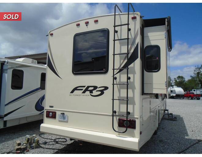 2017 FR3 Ford Crossover 30DS Class A at Arrowhead Camper Sales, Inc. STOCK# UU06313 Photo 10