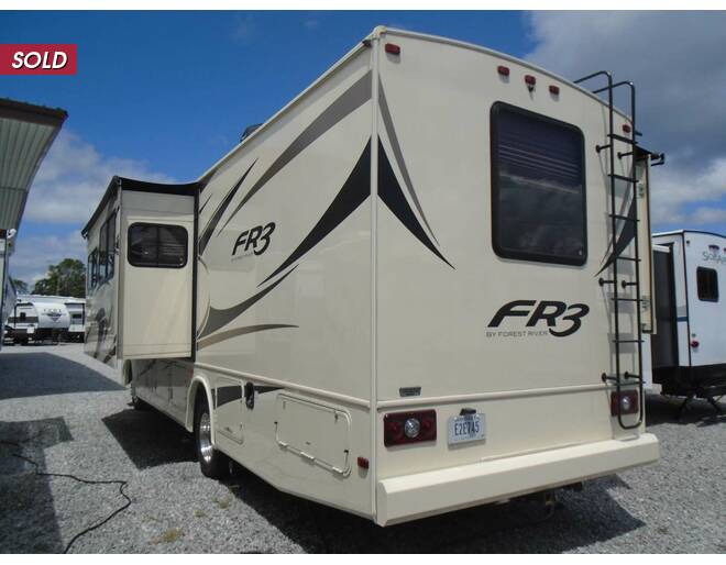 2017 FR3 Ford Crossover 30DS Class A at Arrowhead Camper Sales, Inc. STOCK# UU06313 Photo 11