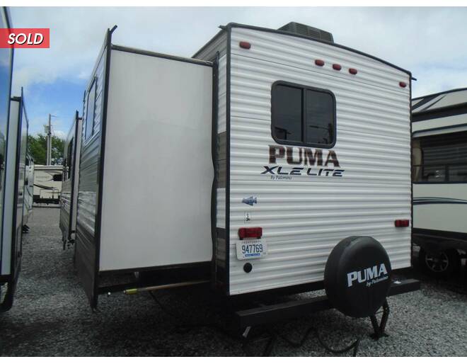 2020 Palomino Puma XLE Lite 31BHSC Travel Trailer at Arrowhead Camper Sales, Inc. STOCK# U04713 Photo 10