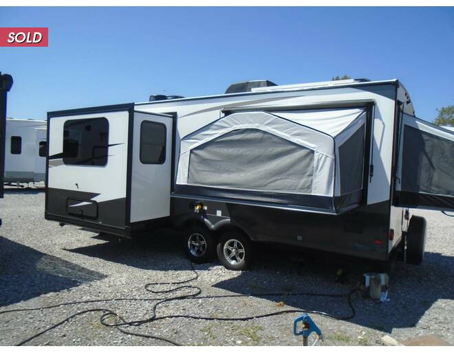 2024 Rockwood Roo Expandable 233S Travel Trailer at Arrowhead Camper Sales, Inc. STOCK# N90235 Photo 16