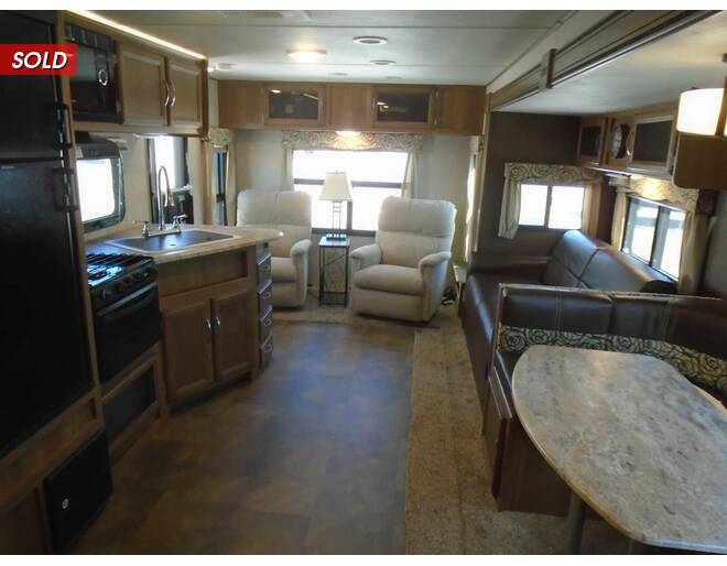 2017 Coachmen Apex Ultra Lite 279RLSS Travel Trailer at Arrowhead Camper Sales, Inc. STOCK# U10501 Photo 14