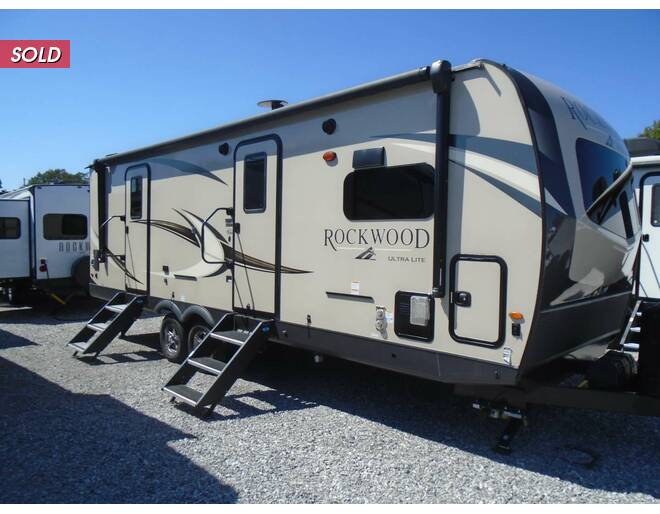 2021 Rockwood Ultra Lite 2608BS Travel Trailer at Arrowhead Camper Sales, Inc. STOCK# U77703 Photo 3