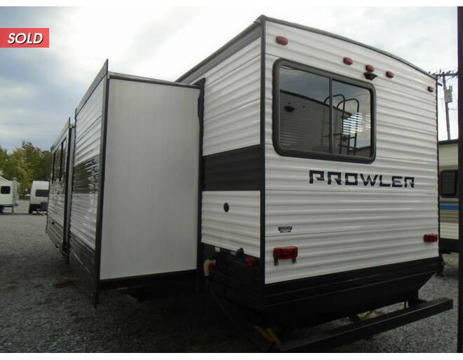 2021 Heartland Prowler 320BH Travel Trailer at Arrowhead Camper Sales, Inc. STOCK# U56518 Photo 11