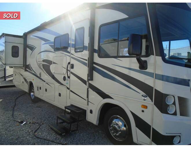 2021 FR3 Ford Crossover 30DS Class A at Arrowhead Camper Sales, Inc. STOCK# U09394 Photo 3