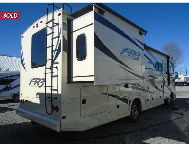 2021 FR3 Ford Crossover 30DS Class A at Arrowhead Camper Sales, Inc. STOCK# U09394 Photo 9