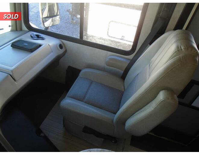 2021 FR3 Ford Crossover 30DS Class A at Arrowhead Camper Sales, Inc. STOCK# U09394 Photo 25