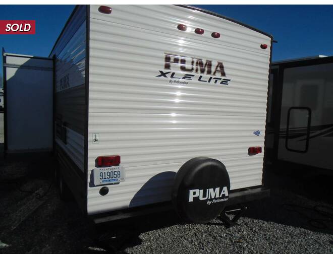 2019 Palomino Puma XLE Lite 21FBC Travel Trailer at Arrowhead Camper Sales, Inc. STOCK# 03514 Photo 9