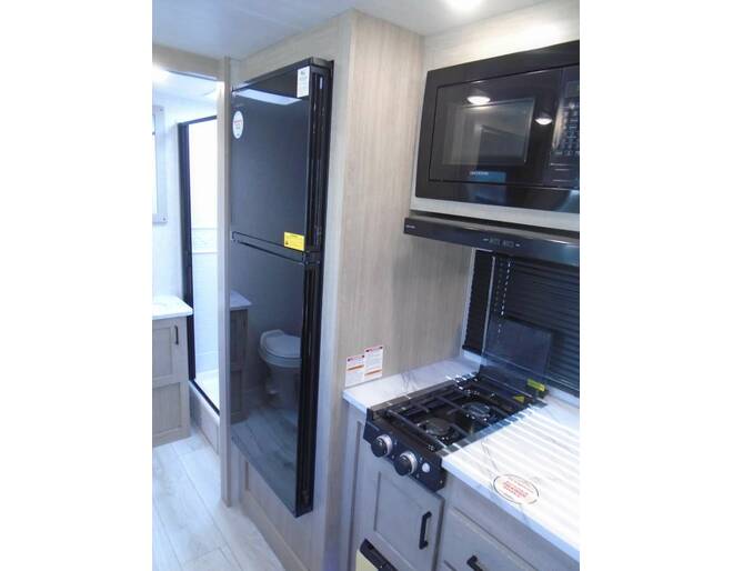 2024 East to West Alta LE 1600MRB Travel Trailer at Arrowhead Camper Sales, Inc. STOCK# N00569 Photo 18