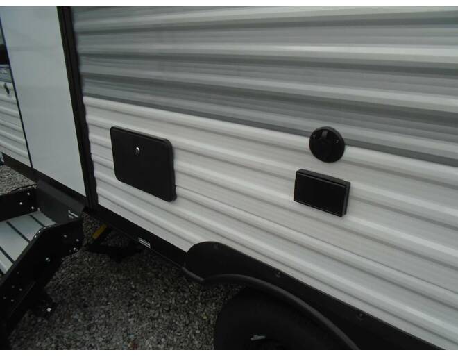 2024 East to West Della Terra LE 240RLLE Travel Trailer at Arrowhead Camper Sales, Inc. STOCK# N01214 Photo 6