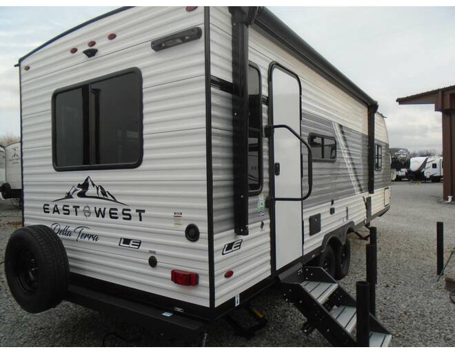 2024 East to West Della Terra LE 240RLLE Travel Trailer at Arrowhead Camper Sales, Inc. STOCK# N01214 Photo 8