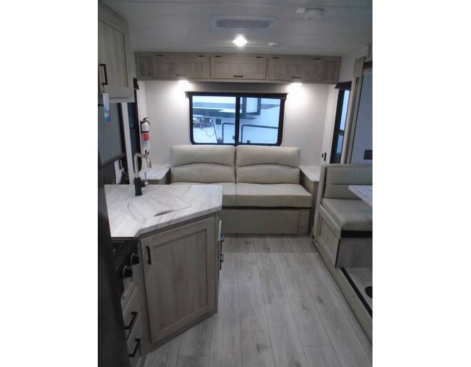 2024 East to West Della Terra LE 240RLLE Travel Trailer at Arrowhead Camper Sales, Inc. STOCK# N01214 Photo 18