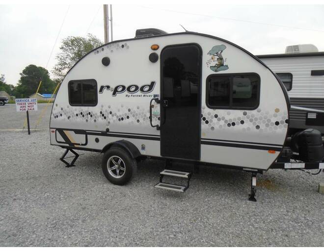 2021 R-Pod 171 Travel Trailer at Arrowhead Camper Sales, Inc. STOCK# U27194 Photo 3