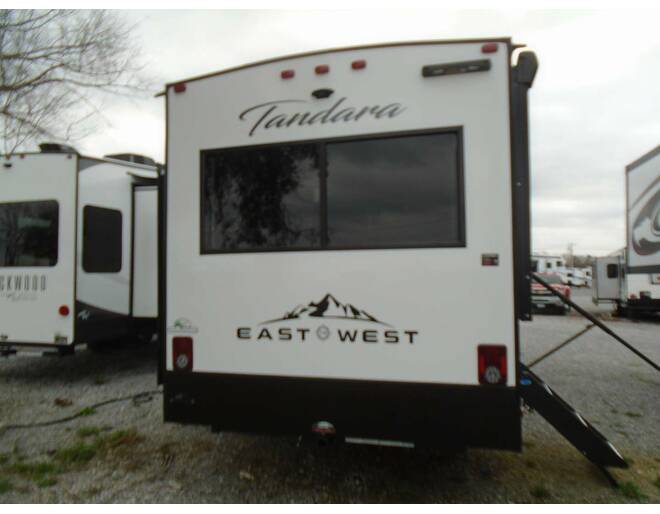 2024 East to West Tandara 26RD Fifth Wheel at Arrowhead Camper Sales, Inc. STOCK# N12795 Photo 11
