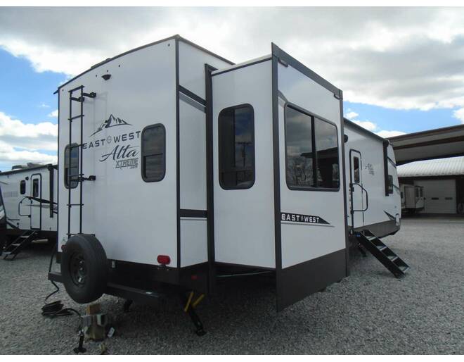 2024 East to West Alta 3250KXT Travel Trailer at Arrowhead Camper Sales, Inc. STOCK# N10281 Photo 9