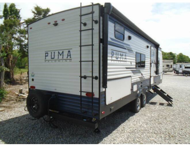 2024 Palomino Puma 25BHS Travel Trailer at Arrowhead Camper Sales, Inc. STOCK# N21197 Photo 12
