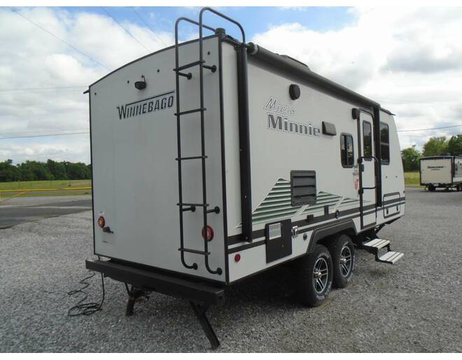 2021 Winnebago Micro Minnie 2108DS Travel Trailer at Arrowhead Camper Sales, Inc. STOCK# U51416 Photo 8