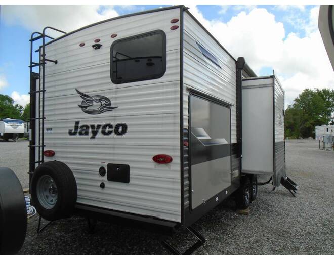 2022 Jayco Jay Flight 33RBTS Travel Trailer at Arrowhead Camper Sales, Inc. STOCK# U90349 Photo 9